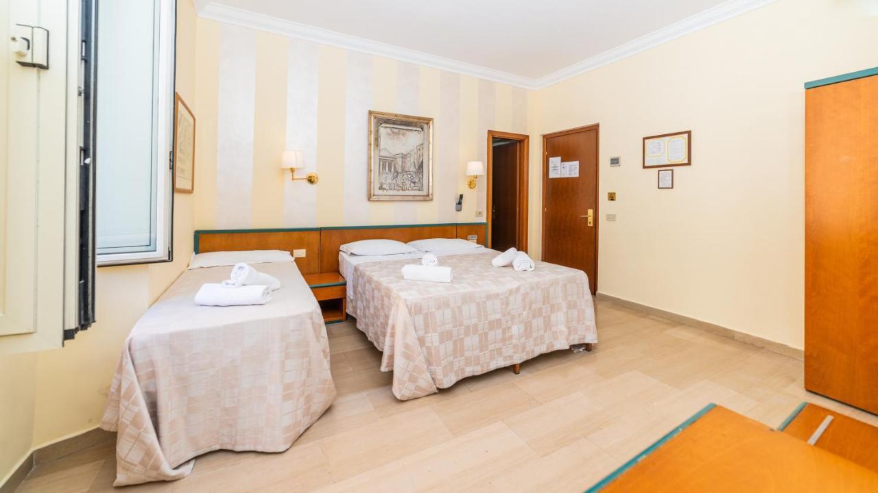 רומא Hotel Center 3 מראה חיצוני תמונה