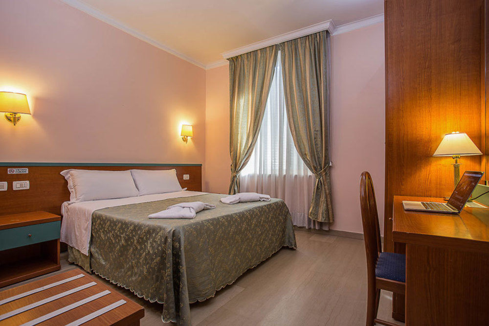 רומא Hotel Center 3 מראה חיצוני תמונה